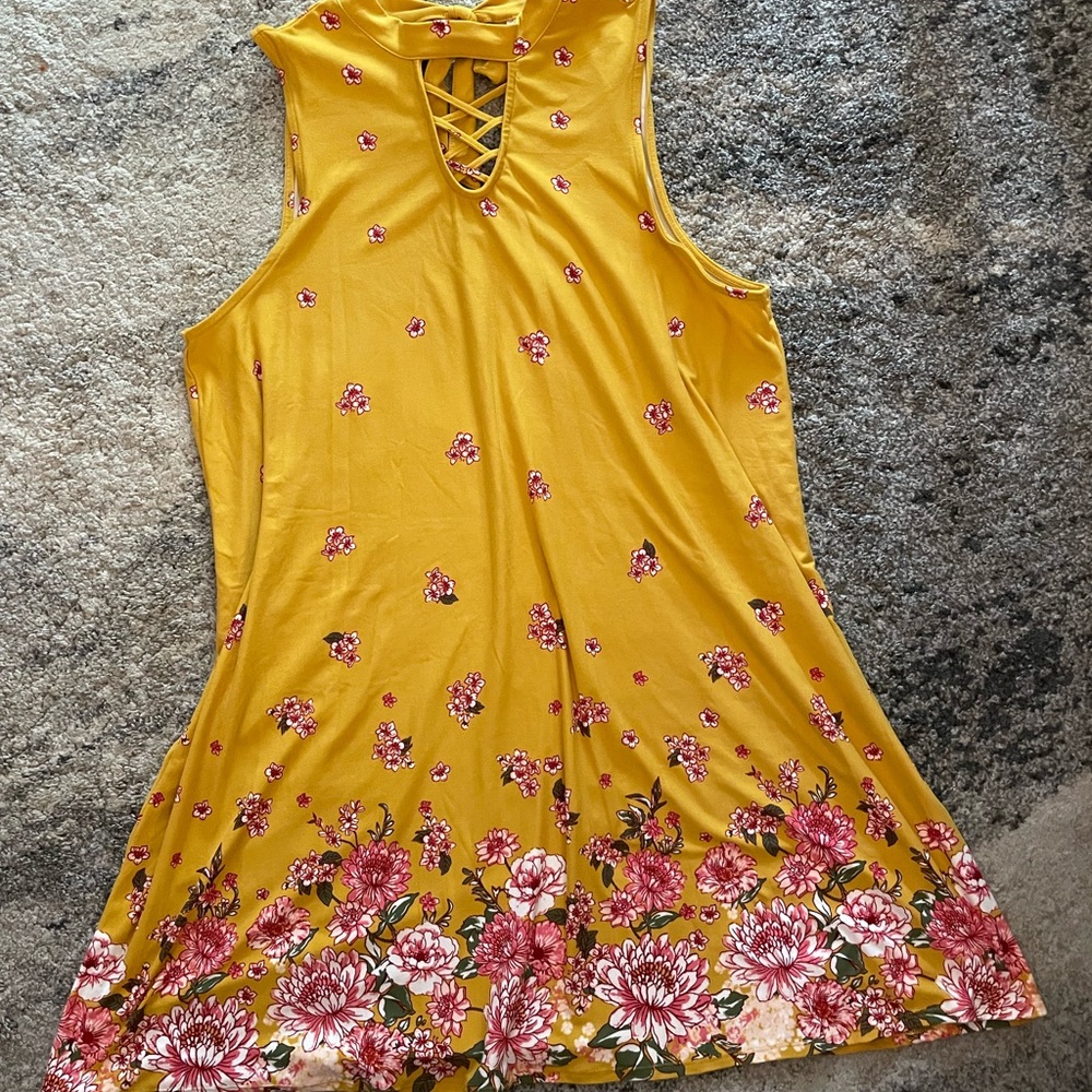 Yellow floral pullover dress - Size XXL